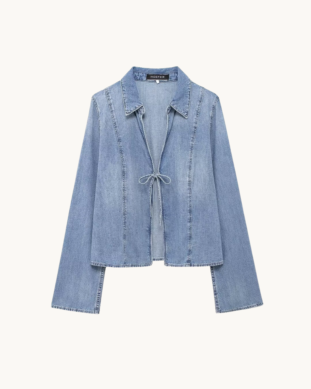 CHIQUE DENIM TOP MET STRIK - LICHTBLAUW