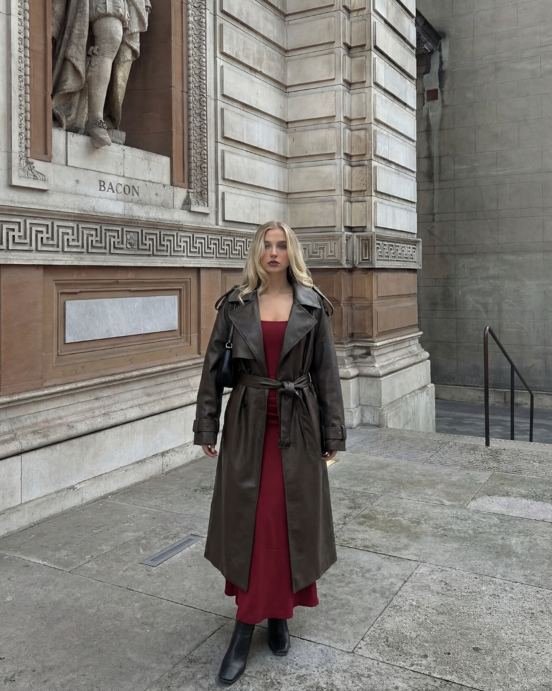 ELEGANTE LEREN TRENCHCOAT - ZWART