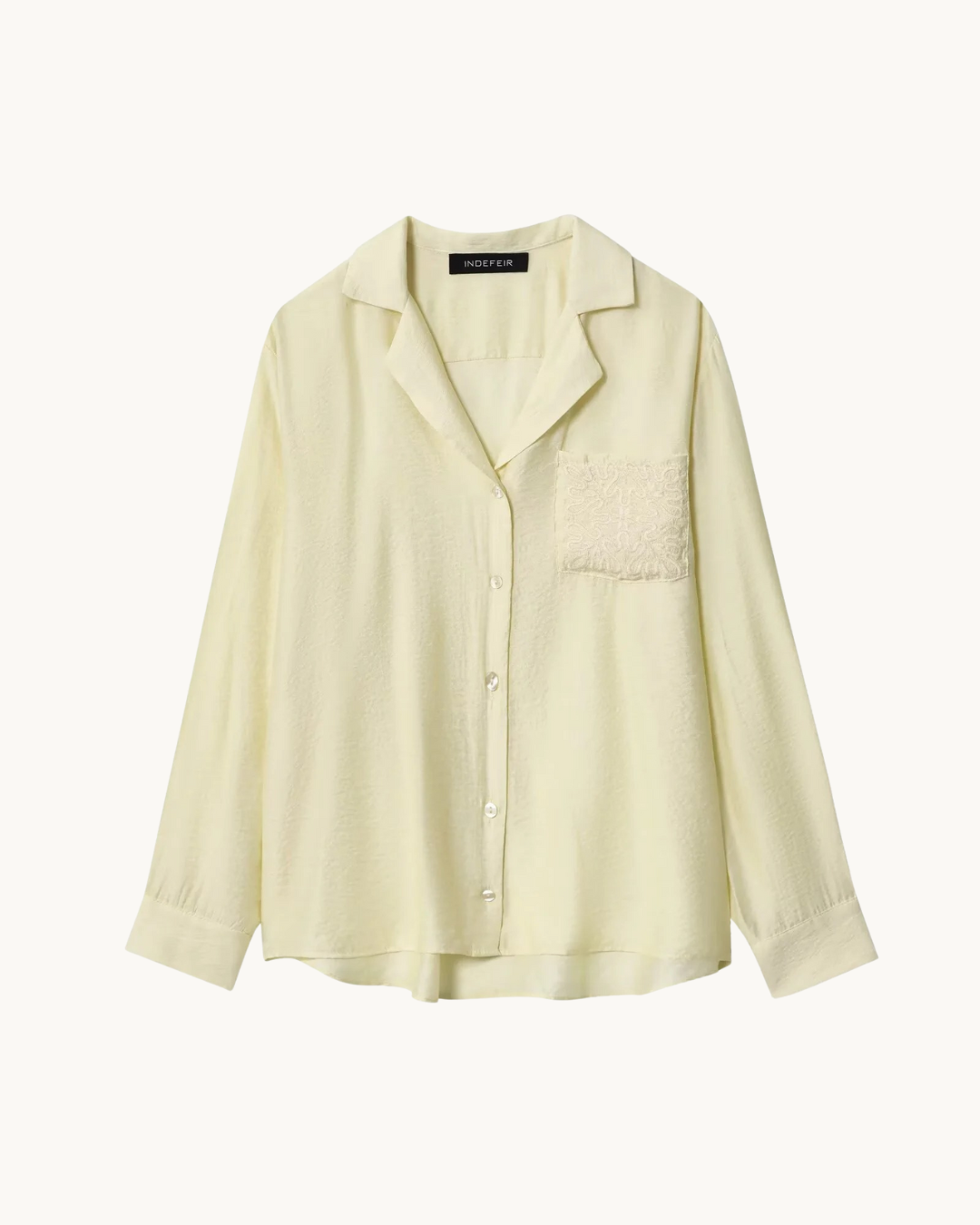 RELAXED OVERSIZED BLOUSE