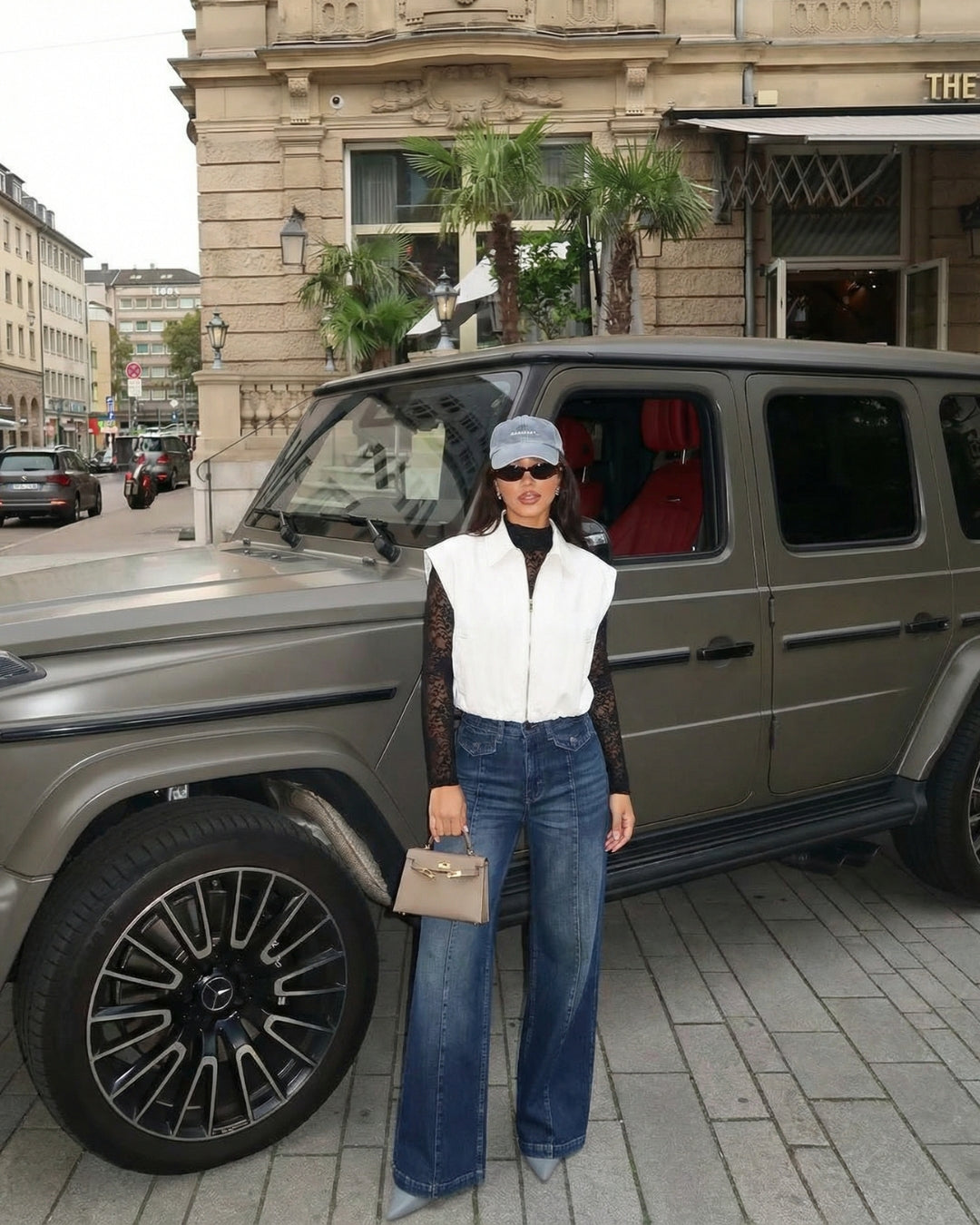 CASUAL CROP GILET - WIT