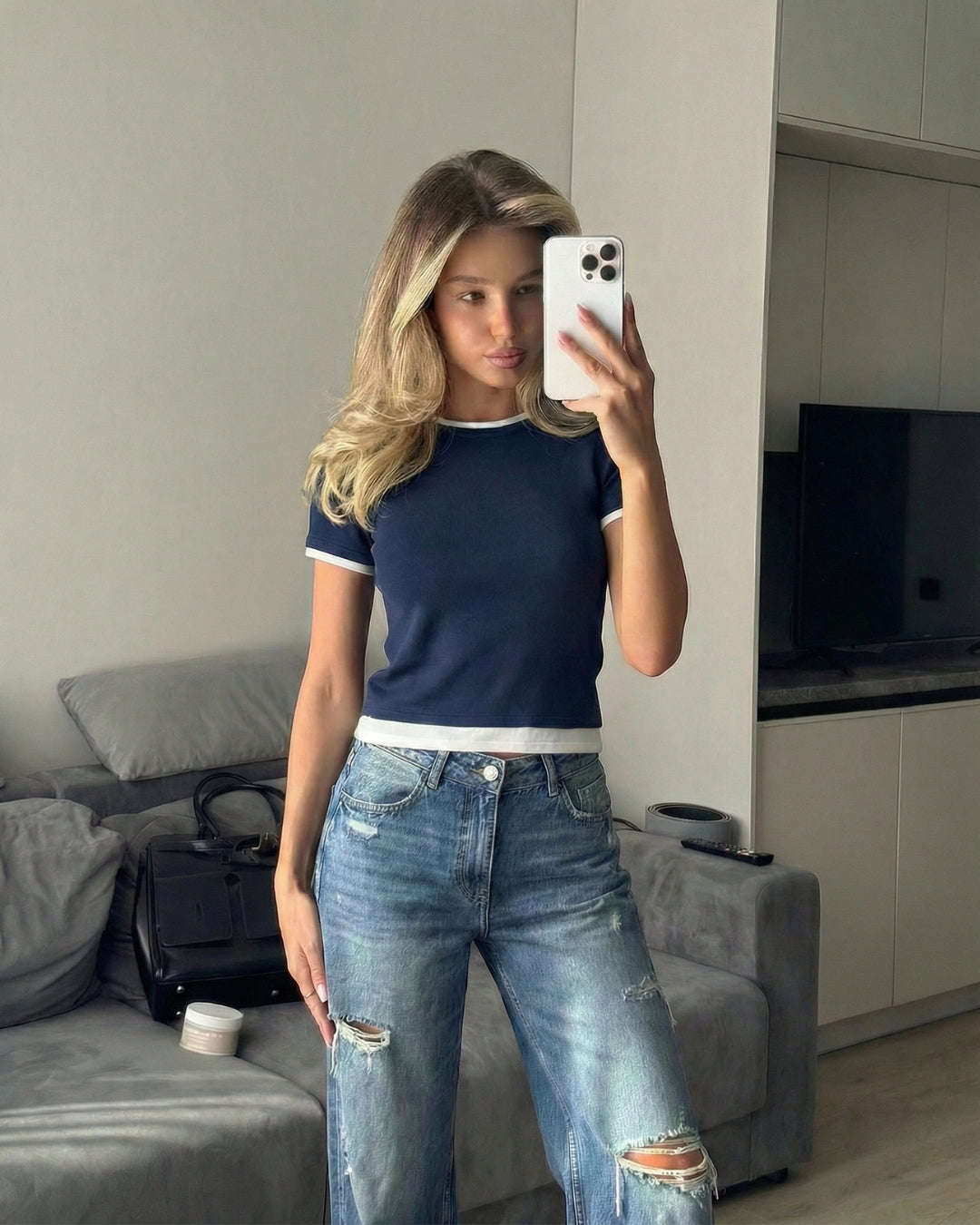 CASUAL GELAAGDE T-SHIRT