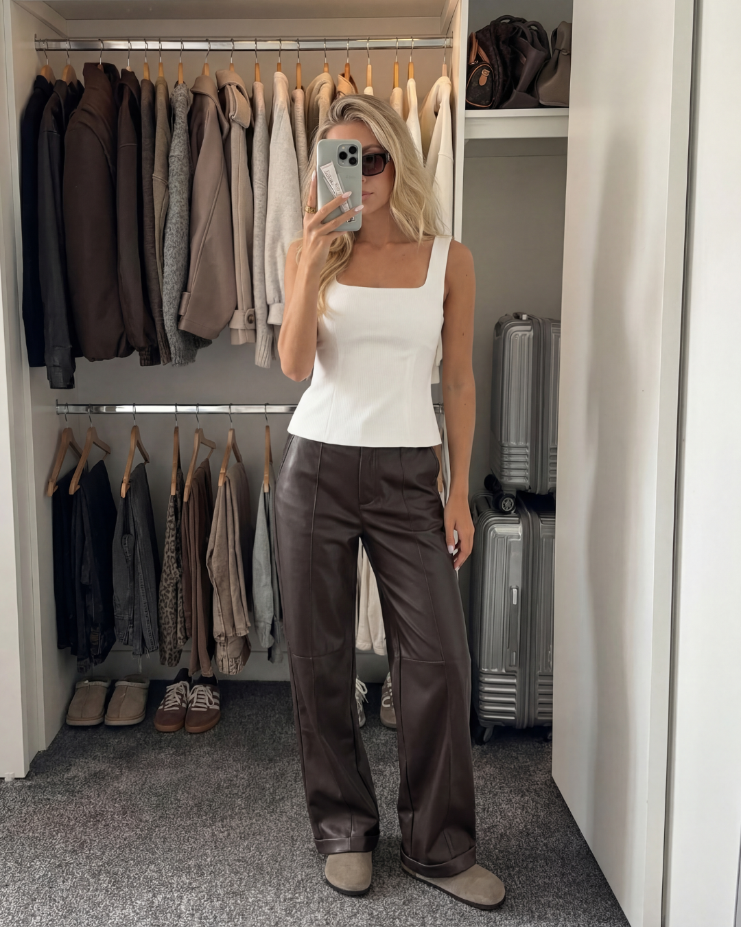 LUXE LEREN WIDE LEG BROEK - BRUIN