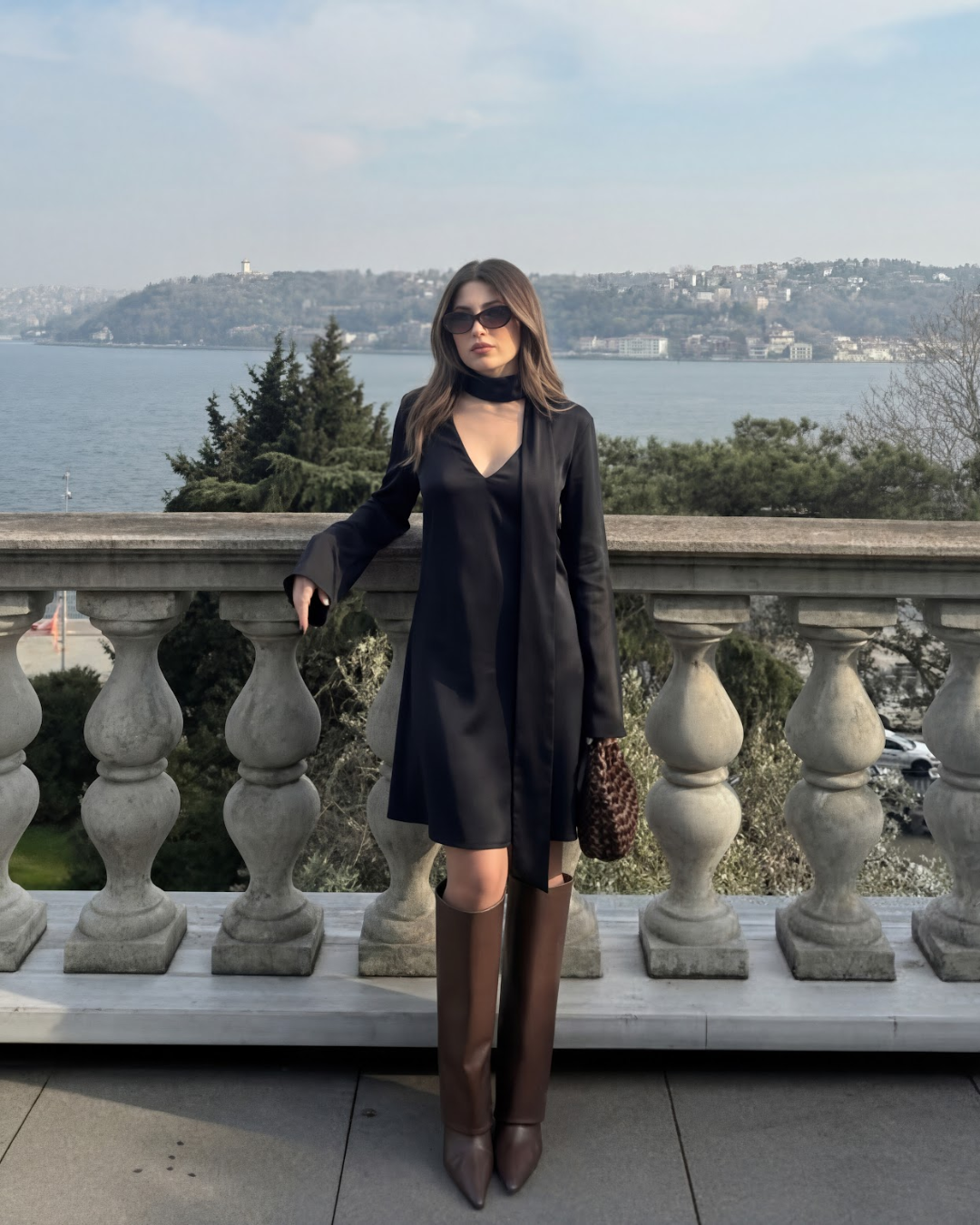 ELEGANTE COL JURK MET STRIK