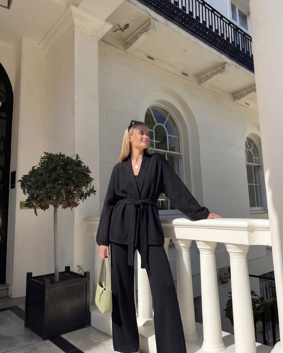 COMFY GEBREIDE VEST SET MET RIEM