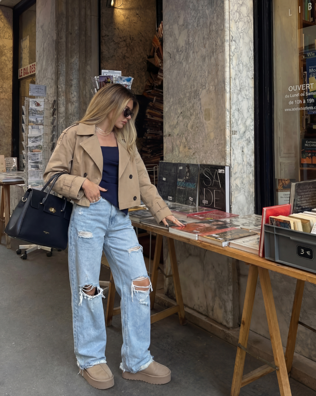 ELEGANTE KORTE TRENCH