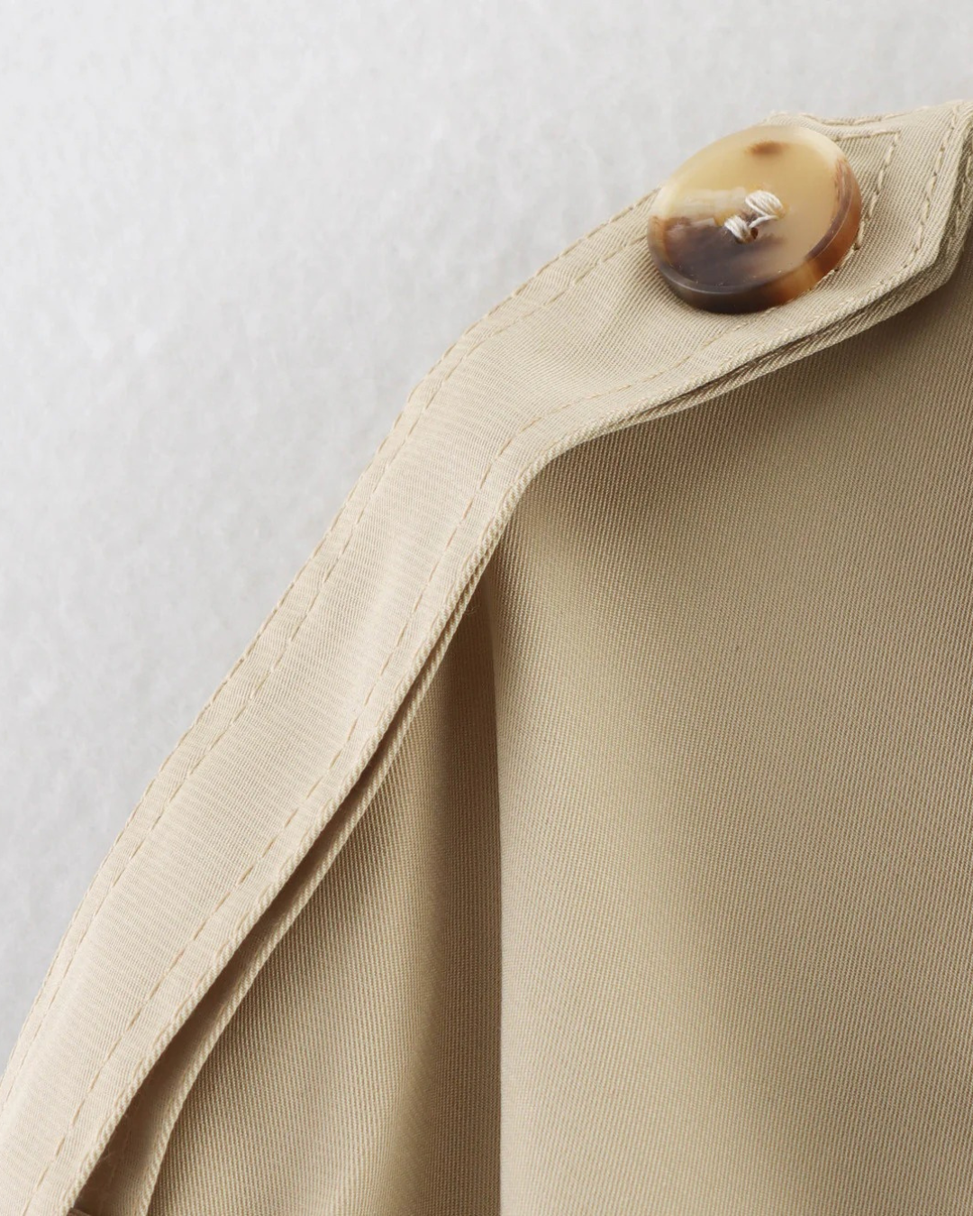 CHIQUE KORTE TRENCH - BEIGE