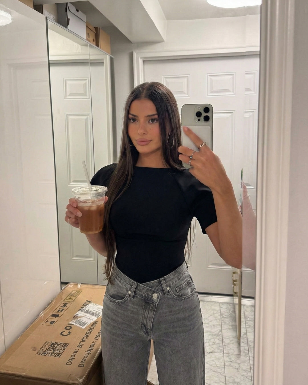 CHIQUE ASYMMETRISCHE T-SHIRT