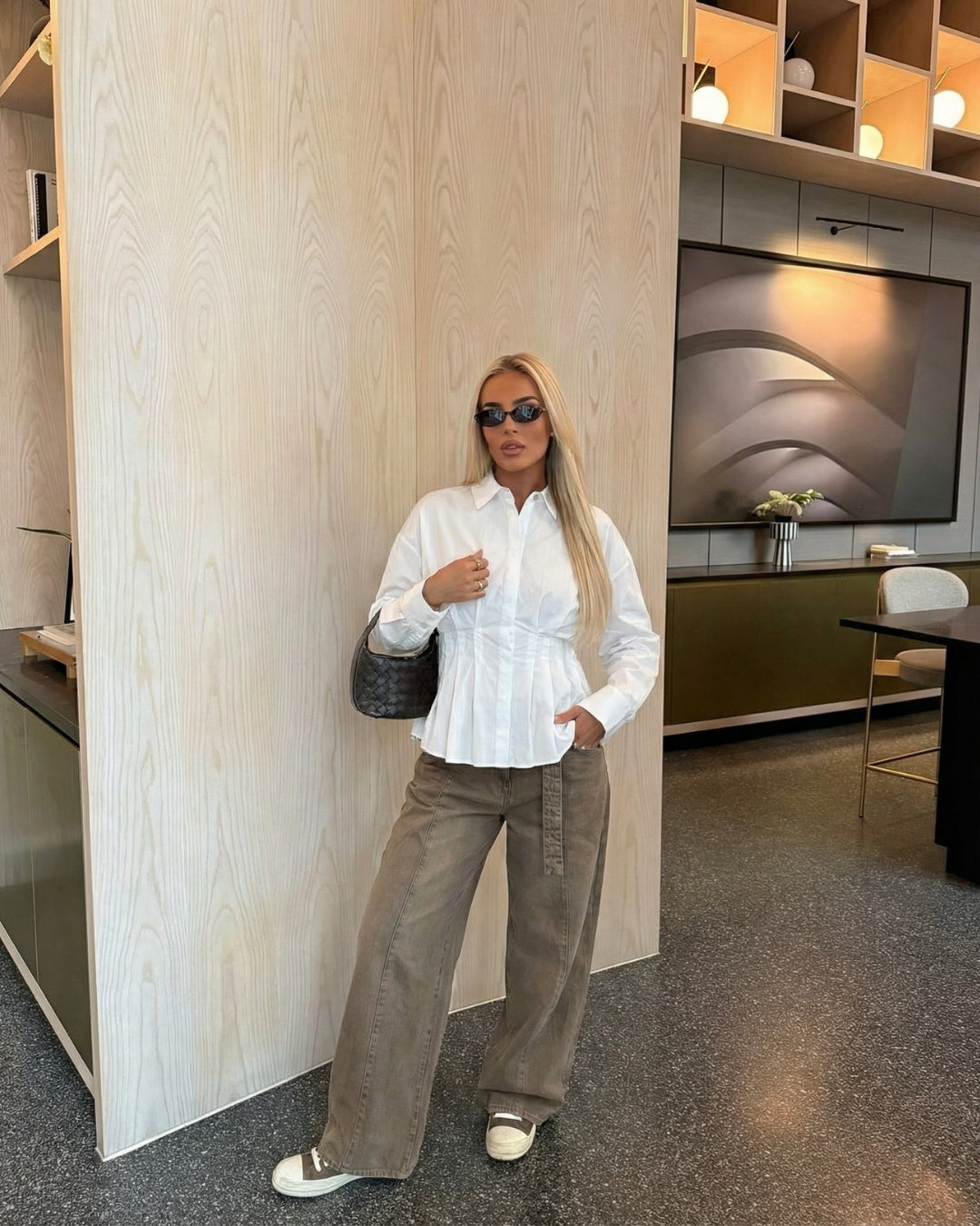 CHIQUE TAILORED BLOUSE